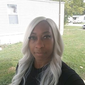 Meet your Posher, Felicia